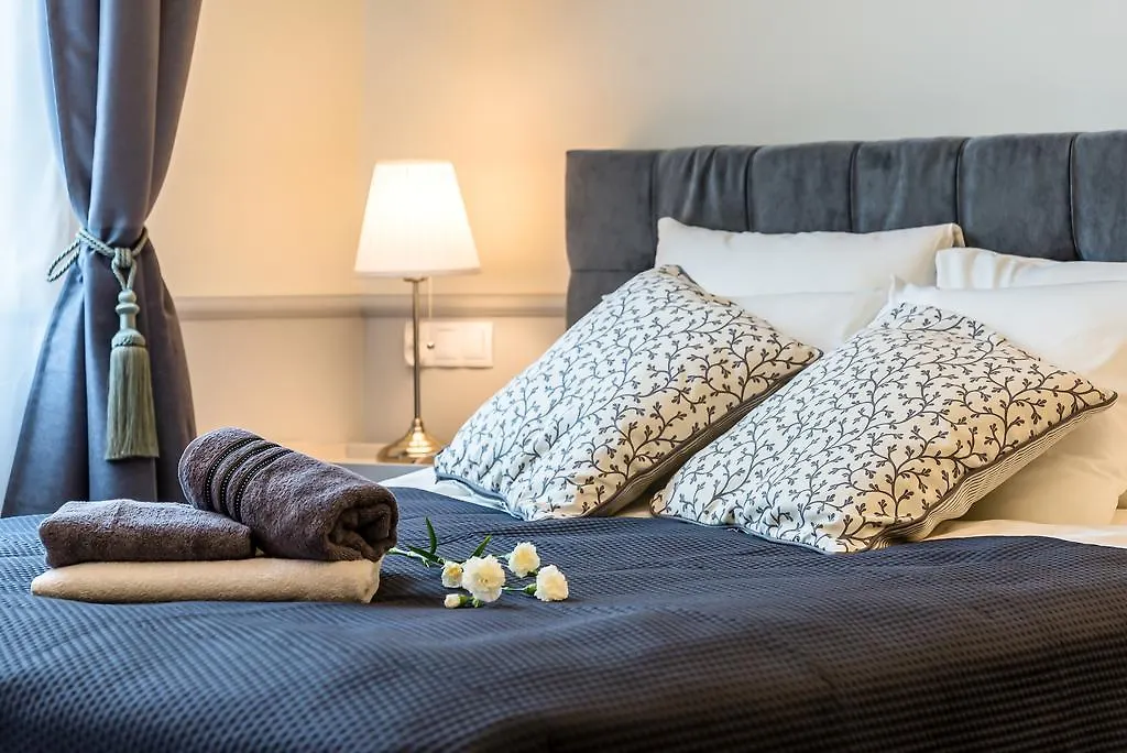 Angel House Aparthotel Cracovia 3*,