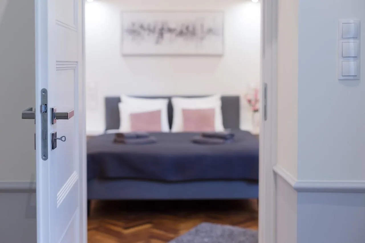 Angel House Aparthotel Cracovia 3*,
