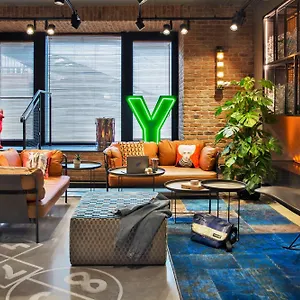 Moxy Praga 3*, Varsovia Polonia