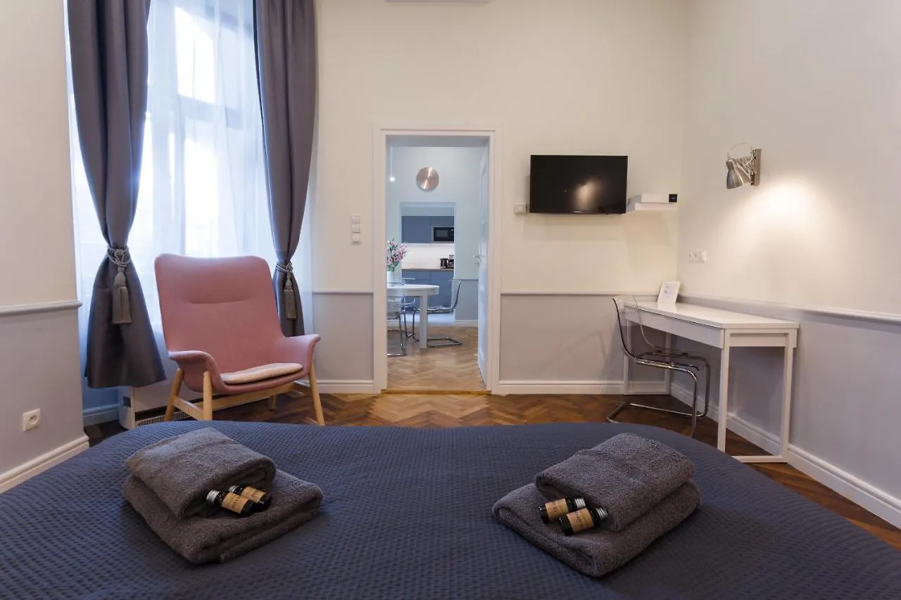 Angel House Aparthotel Cracovia 3*,